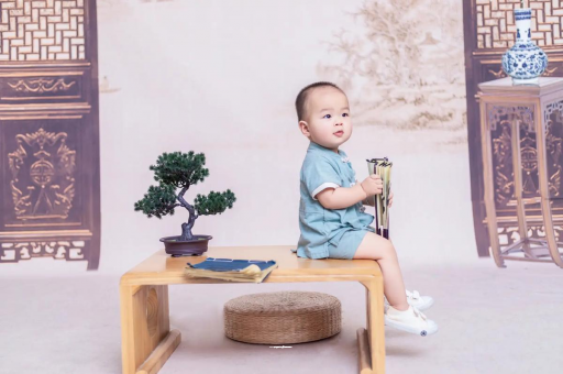 库尔勒宝宝几个月会认人